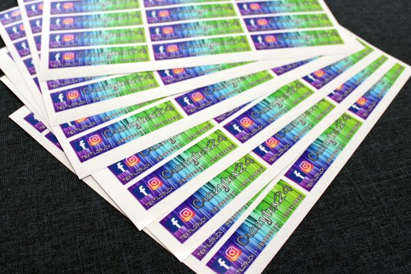 wetterfeste Aufkleber im Digitaldruckverfahren produziert. wetterfeste Aufkleber im Digitaldruckverfahren produziert.
