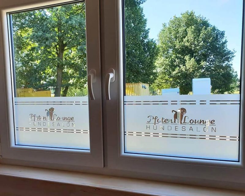 Milchglasfensterfolie für Pfotenlounge