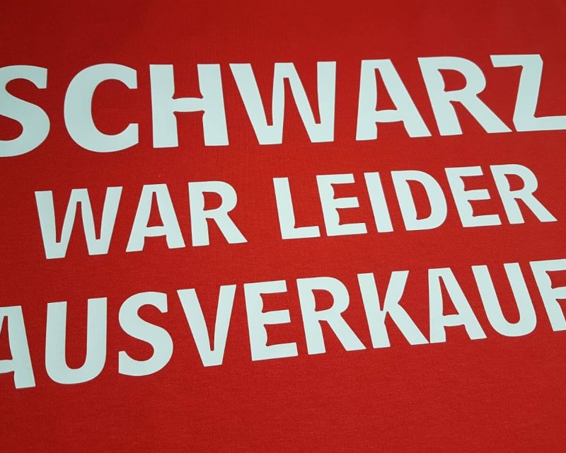 T-Shirt mit Funtext Schwarz war leider ausverkauft